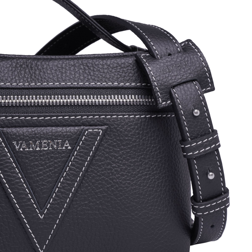 Shoulder bag made of black calfskin leather with contrast stitching